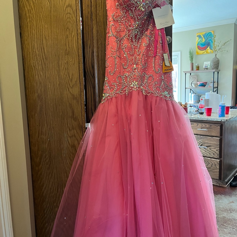 NWT! Stunningly beautiful Morilee mermaid style formal gown! - Picture 4 of 8